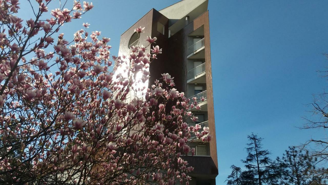 Appartamento Il Giardino dell'Artista Soggiorni a Milano Esterno foto